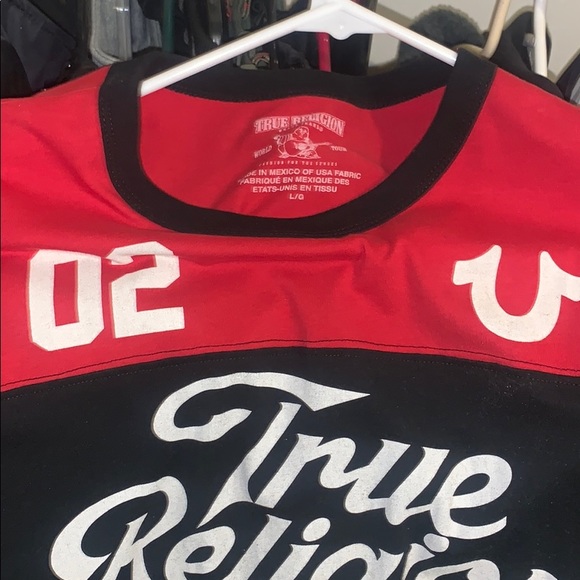 TRUE RELIGION TEE SHIRT SMALL - Picture 2 of 3